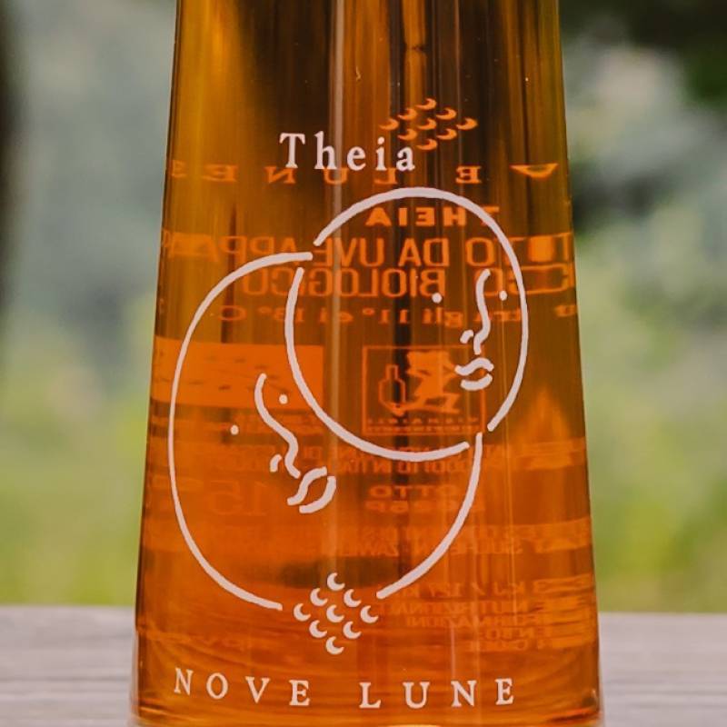 Nove Lune Theia